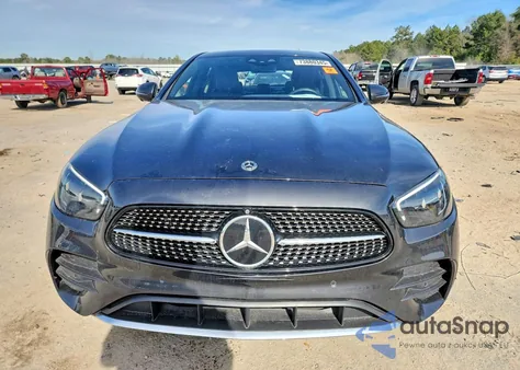 2022 Mercedes-Benz E 350 z USA, uszkodzony, nr VIN W1KZF8DB8NB056527